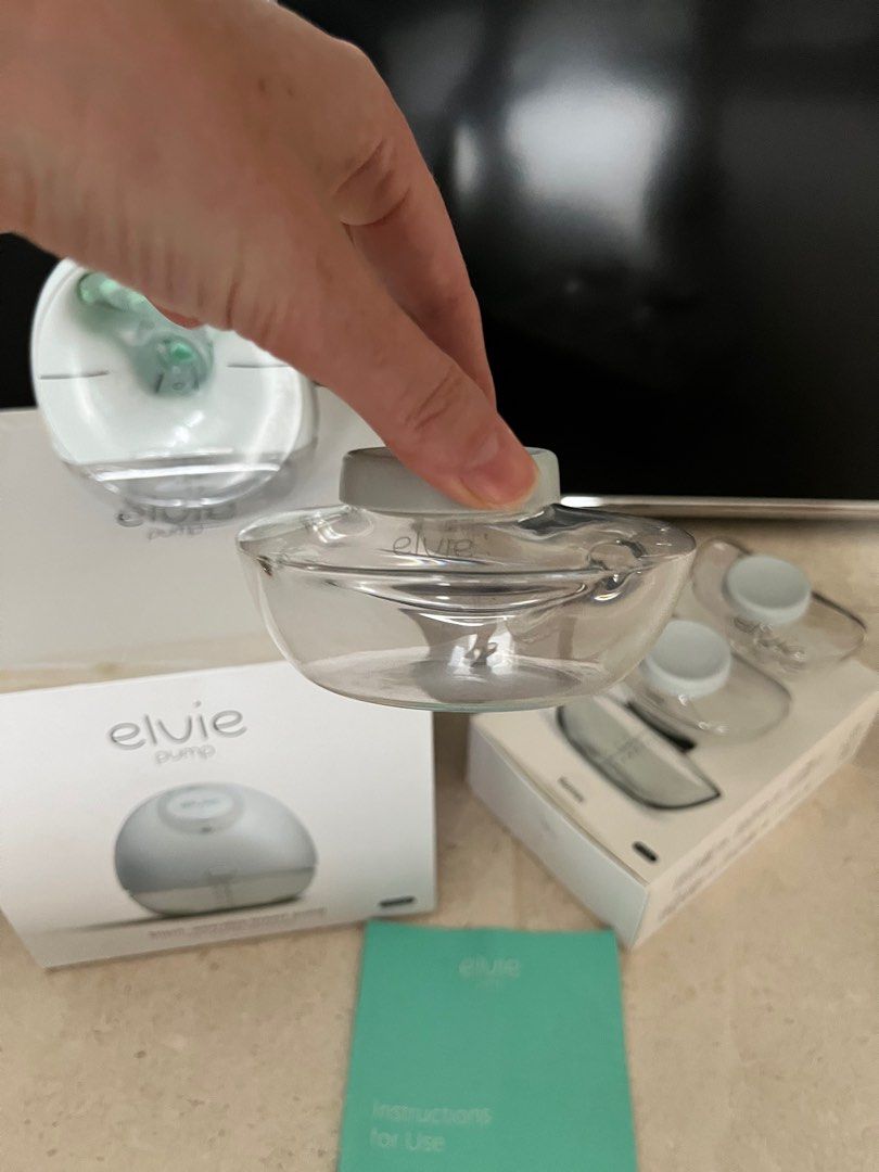 Elvie pump with 3 extra bottles, Babies & Kids, Nursing & Feeding, Breastfeeding & Bottle