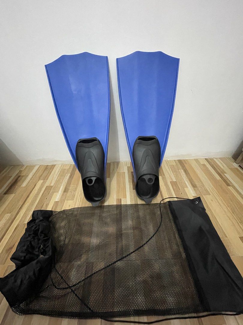 Free diving Fins, Hobbies & Toys, Travel, Travel Essentials
