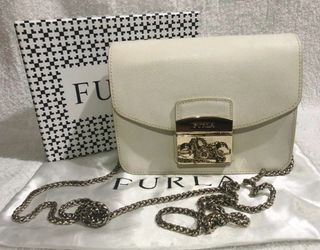 (Category: ) located in . Submitted by preloved1007 (Listing ID 1227726746, Image 1). Description: .