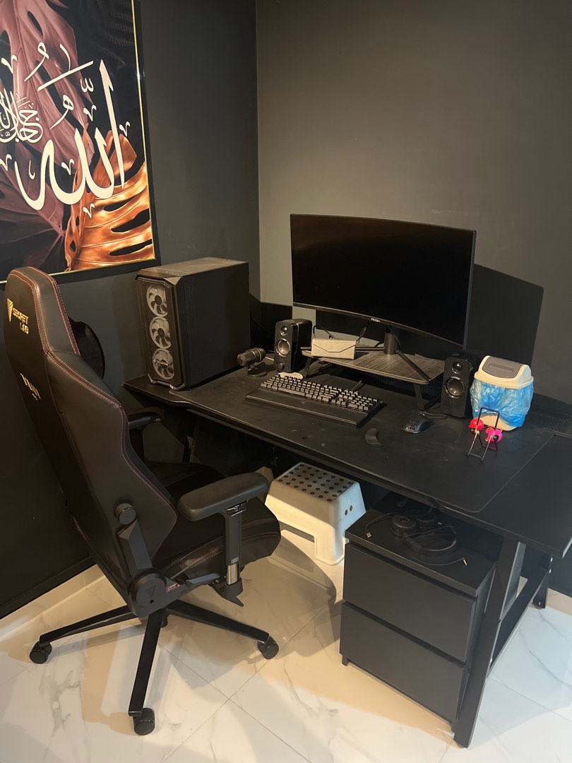 Gaming Setup (Monitor , PC , Table , Gaming Chair ), Computers & Tech