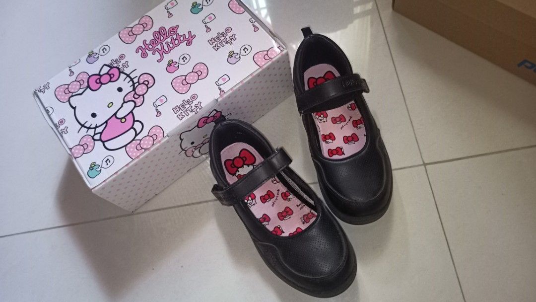 Hello kitty outlet school shoes