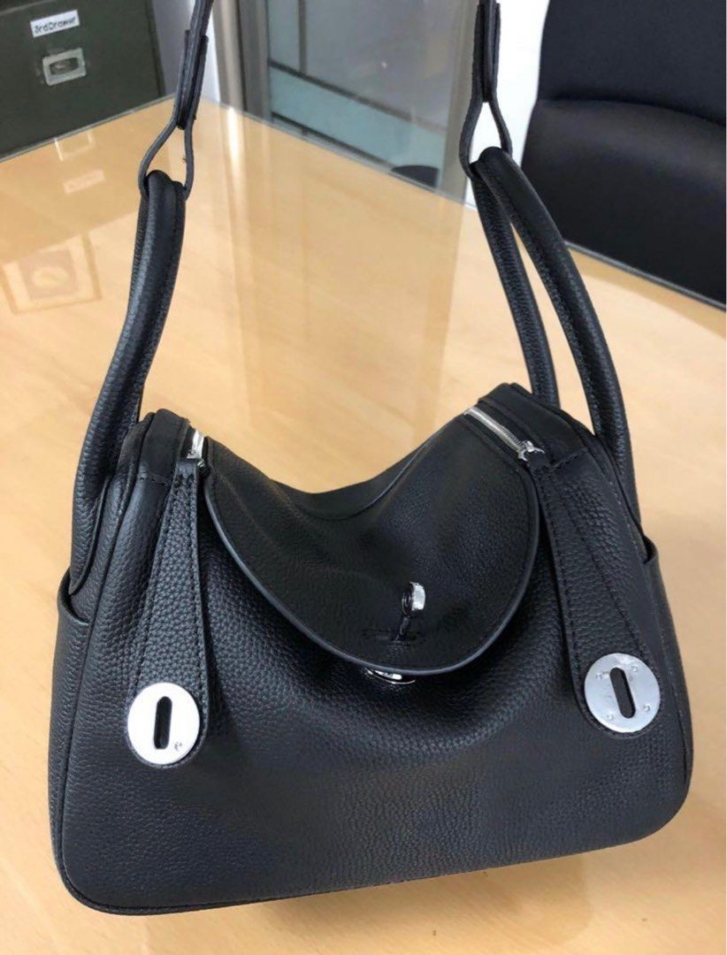 Hermes Lindy Bag (Category: Luxury Bags & Wallets) located in Quezon City. Submitted by xtn18 (Listing ID 1227639104, Image 2). Description: Genuine leather.