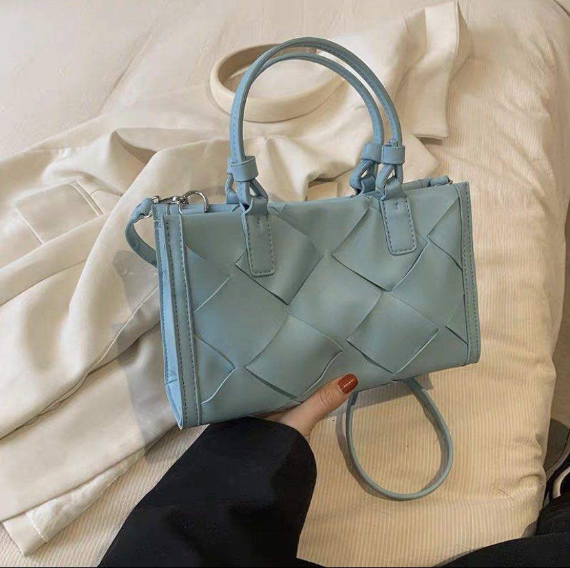 Korean version simple small bag female 2023 tote bag fashion shoulder