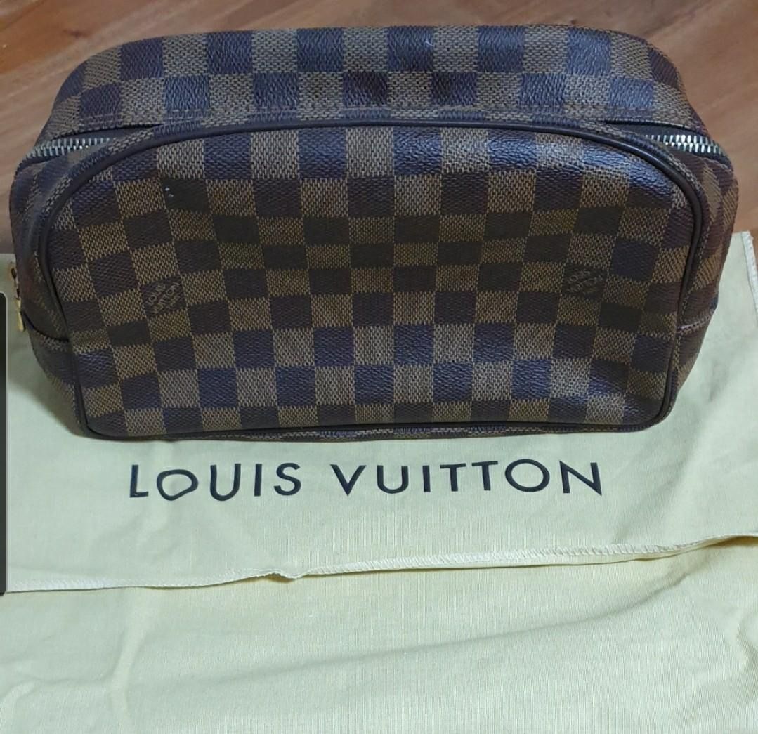 Louis Vuitton Wash Bag (Checkered) (Brown), Men's Fashion, Bags, Belt