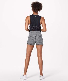 Lululemon (4) In Movement Short *Everlux "
Monochromic Black
