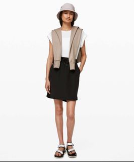 Lululemon (6) On The Fly Skirt
Black