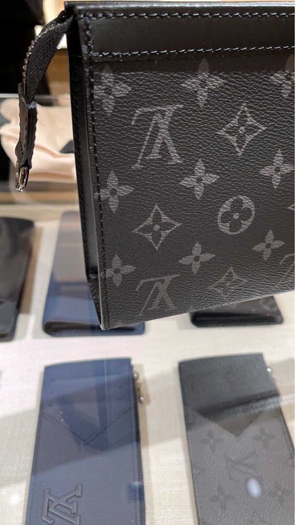 Louis Vuitton Gaston Wearable Wallet (M8115), Men's Fashion, Bags, Sling  Bags on Carousell