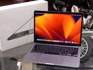 MacBook Pro TouchBar 13 2020 MXK32 Core i5 8GB 256GB Fulset Like New WA 0813-3300-0736