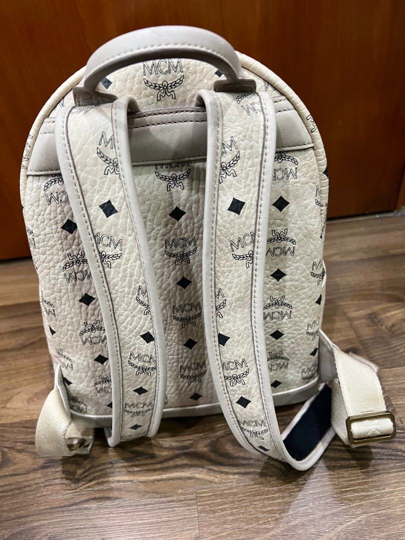 Mcm backpack medium size cm discount