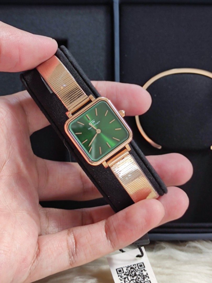 Original Daniel Wellington Quadro Studio Green Dial Watch Set (Category: Women's Watches) located in Bulacan. Submitted by watchabagsph2.0 (Listing ID 1227749673, Image 1). Description: ✔️ ORIGINAL/ Authentic ✔️Brandnew ✔️Complete Inclusions: Original Box, Manual, Paper Bag 📌With Service warranty 💯 Legit Check in any watch service center ✨ LAYAWAY PLAN AVAILABLE.