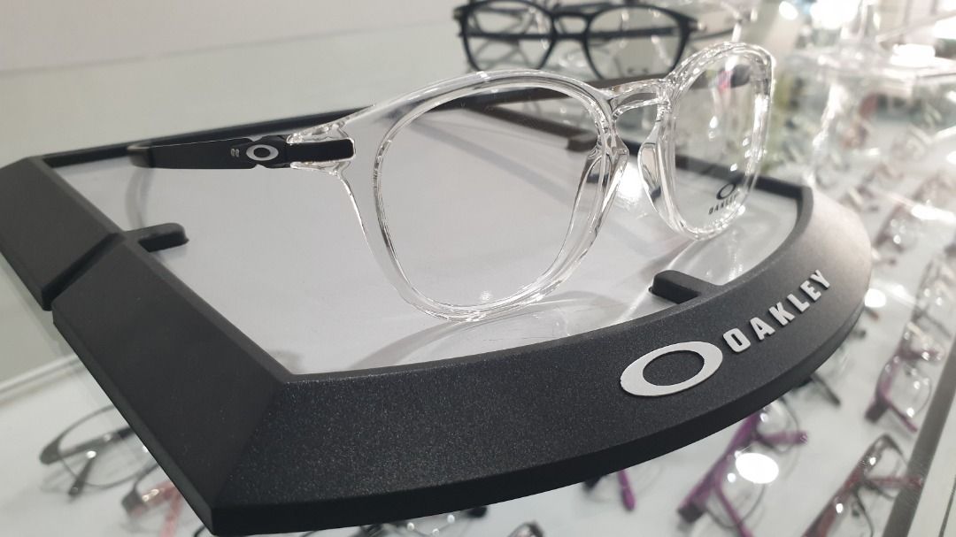 ORIGINAL OAKLEY PITCHMAN R OX8105 04 Polished Clear
