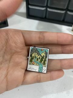 Polaroid Enamel Pin