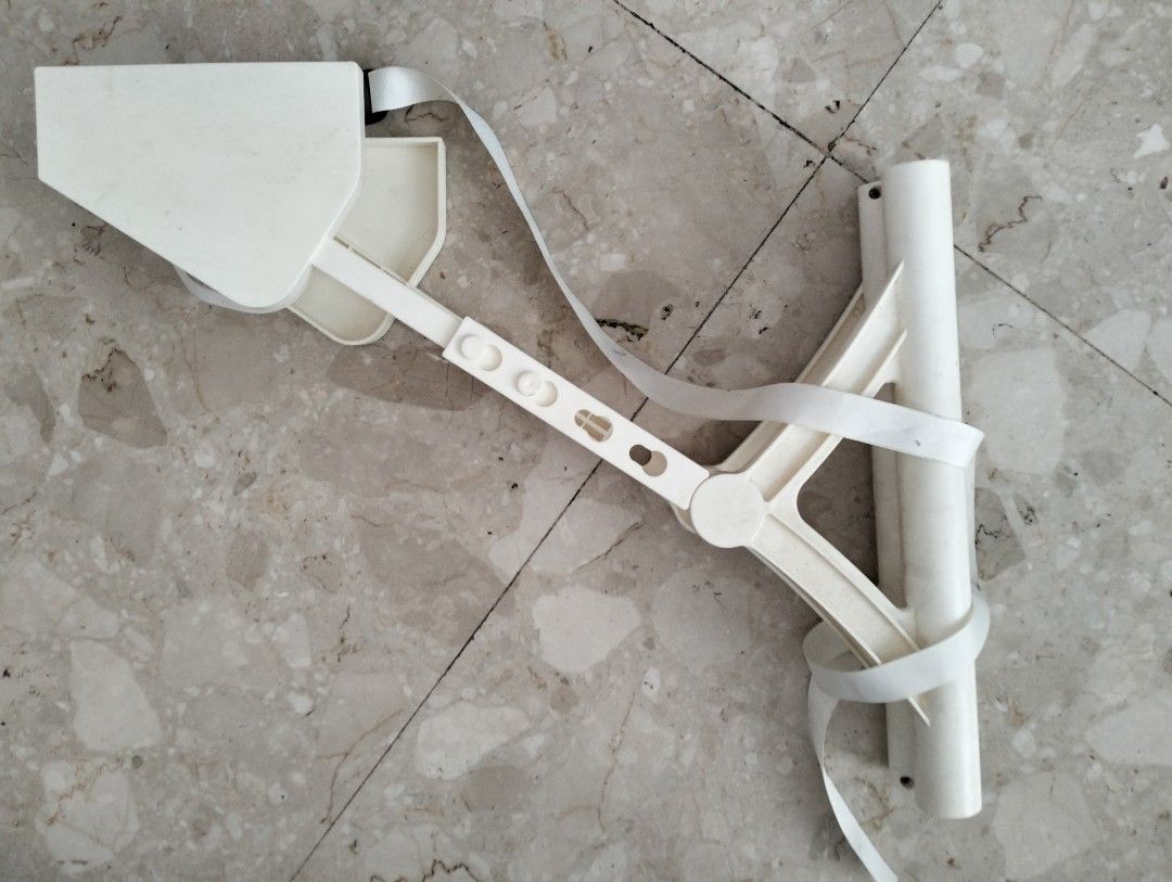 Pre loved foldable aircon wind blocker, Everything Else on Carousell