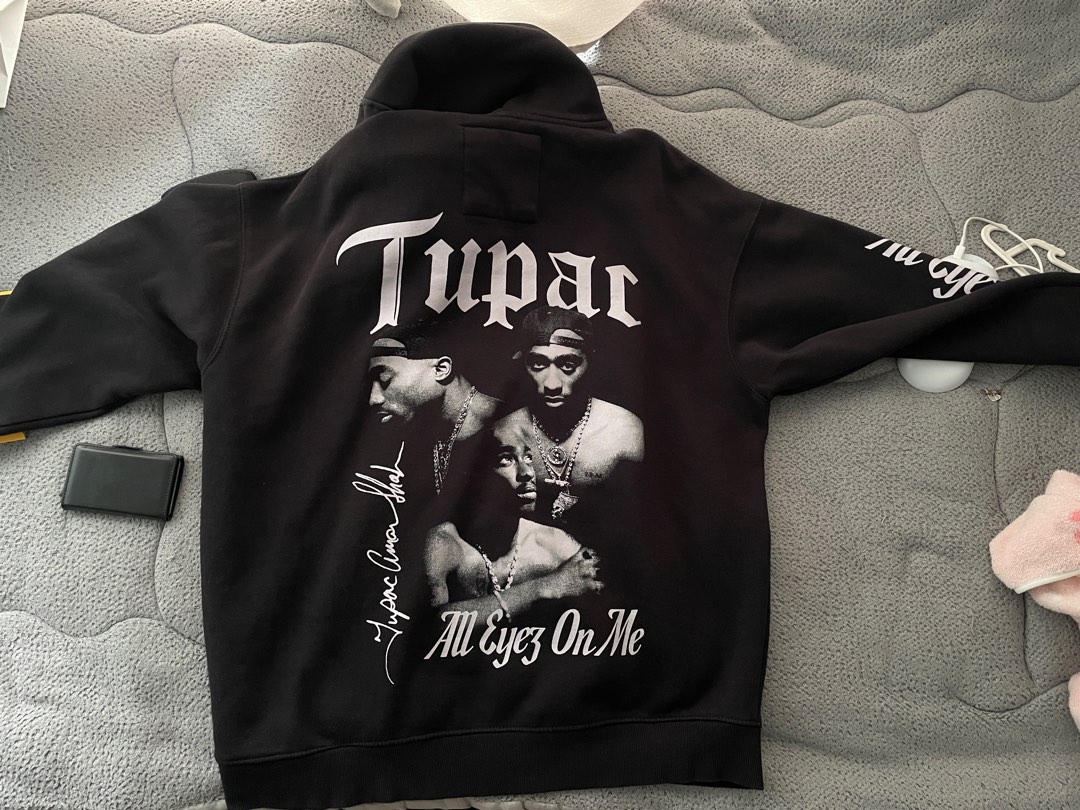 Pull and best sale bear tupac hoodie