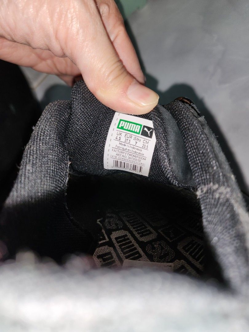 Puma store shoes factory