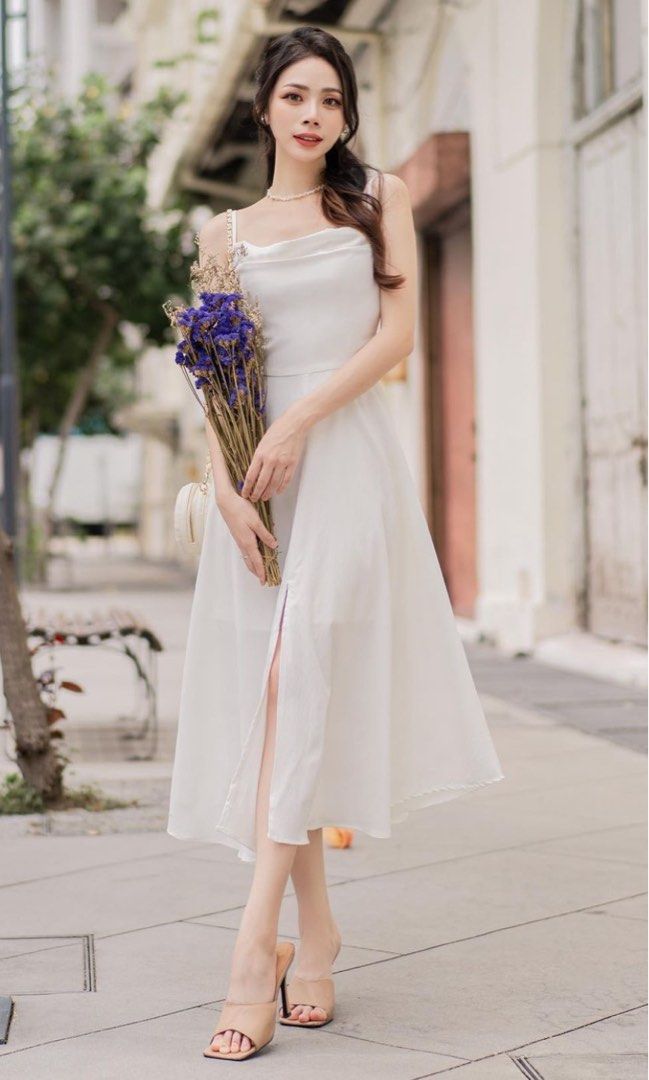 White dress outlet day