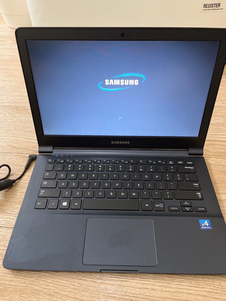 Samsung Notebook 905s 905S3G 手提電腦 電腦連原裝插頭 quad core 叉電 插頭, 電腦＆科技, 手提電腦