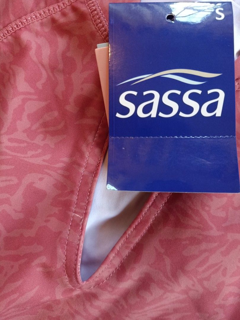 Sassa Burgundy Red Rash Guard on Carousell