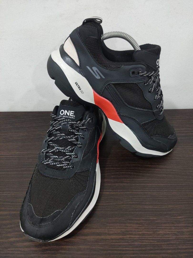 One by skechers ultra go top