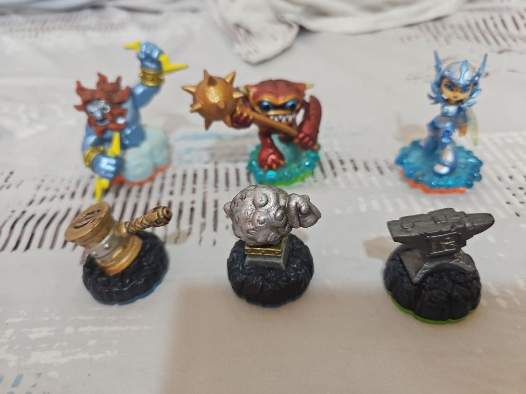 Skylanders original figures, take all 500 on Carousell
