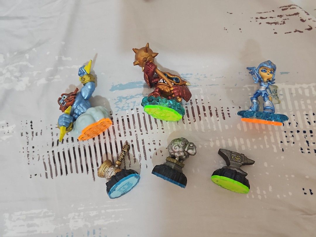 Skylanders original figures, take all 500 on Carousell