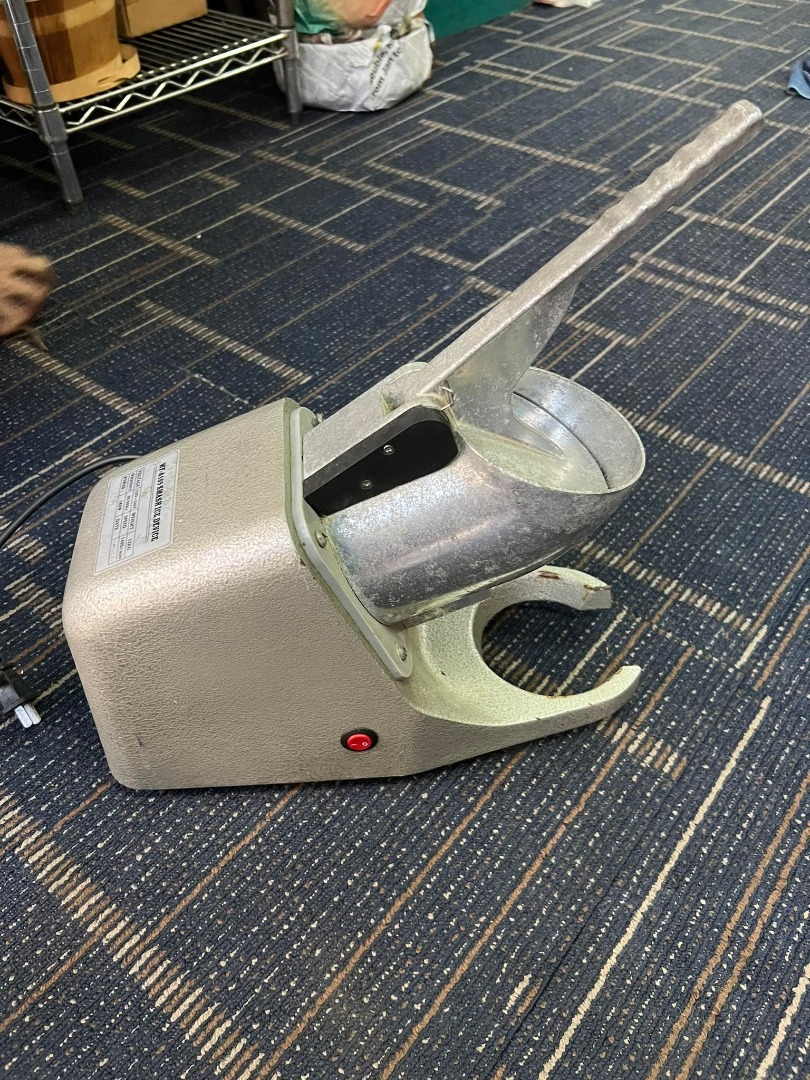 Smash Ice Device, Furniture & Home Living, Kitchenware & Tableware ...