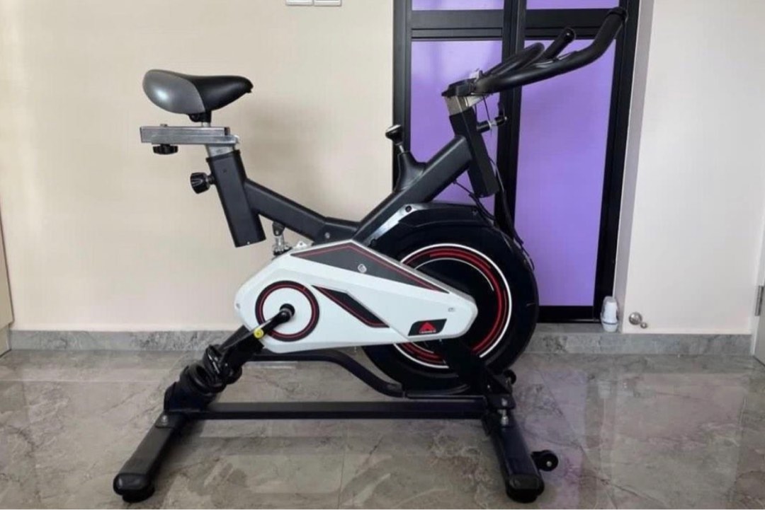 Stationary Exercise Bike, Sports Equipment, Exercise & Fitness, Cardio