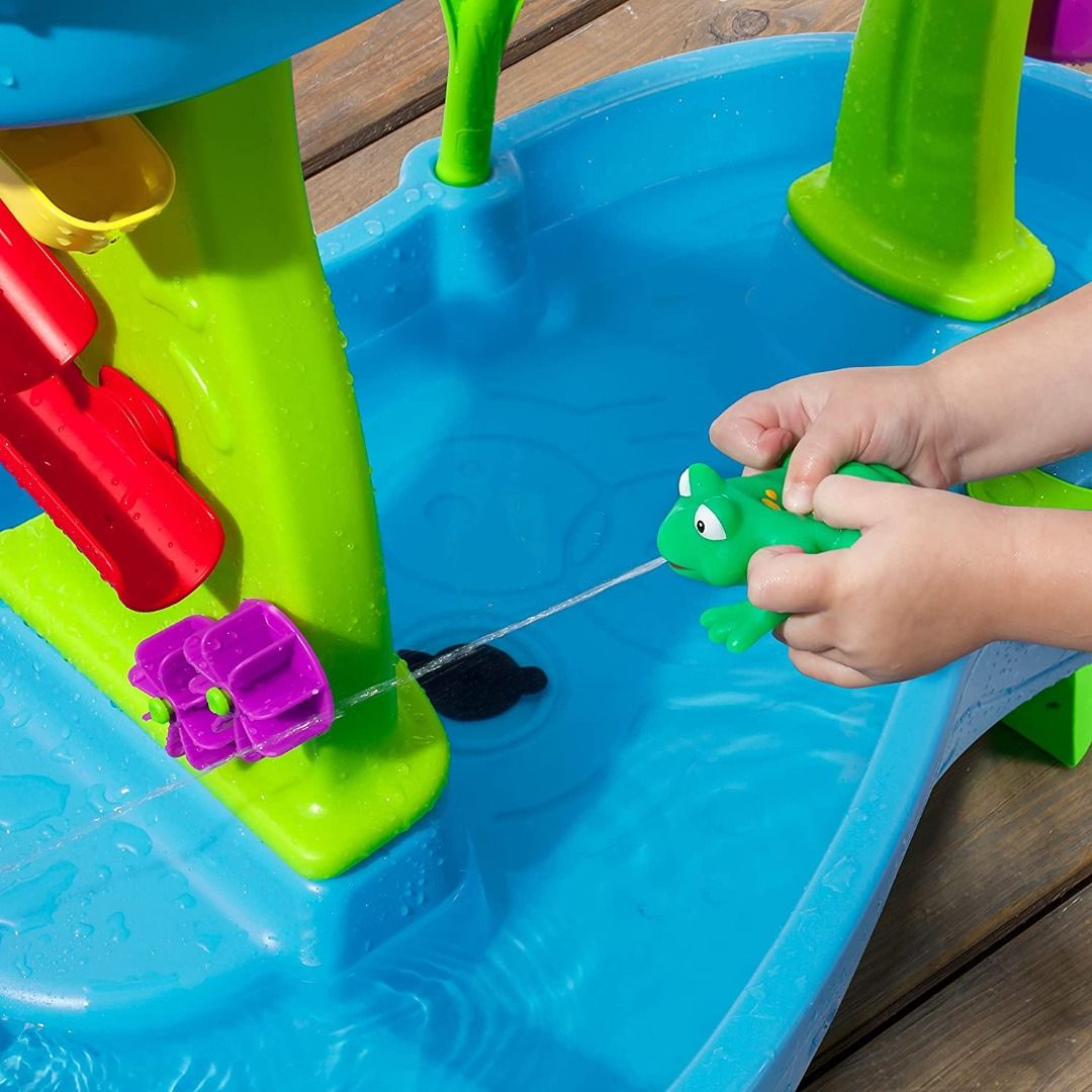 Step 2 Rain Showers Splash Pond Water Table, Babies & Kids, Infant