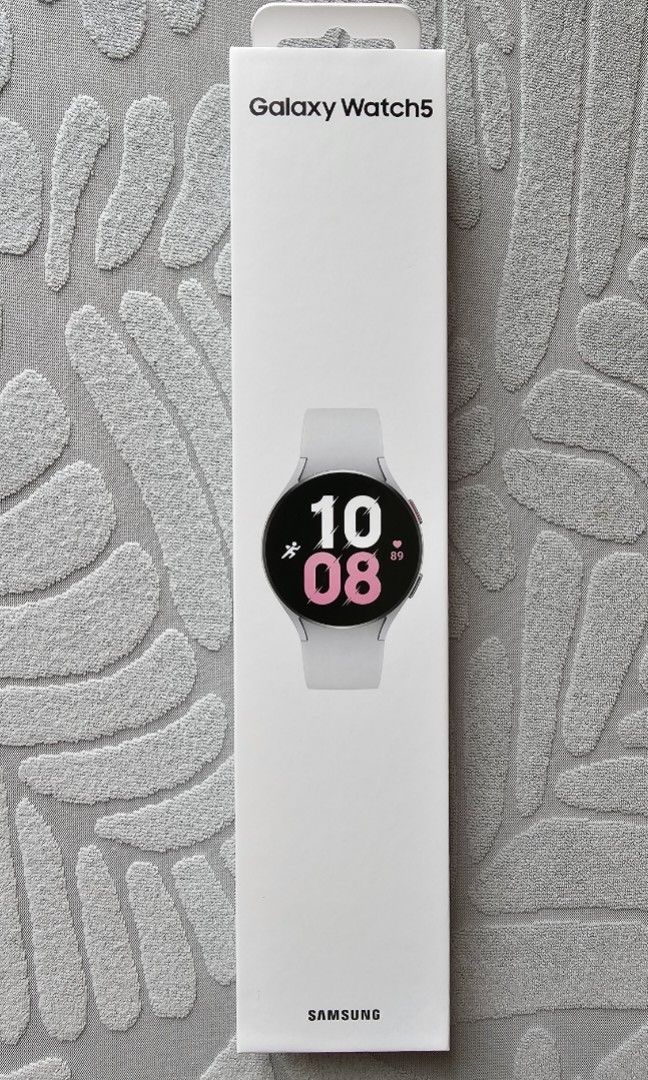 White Samsung Galaxy Watch 5