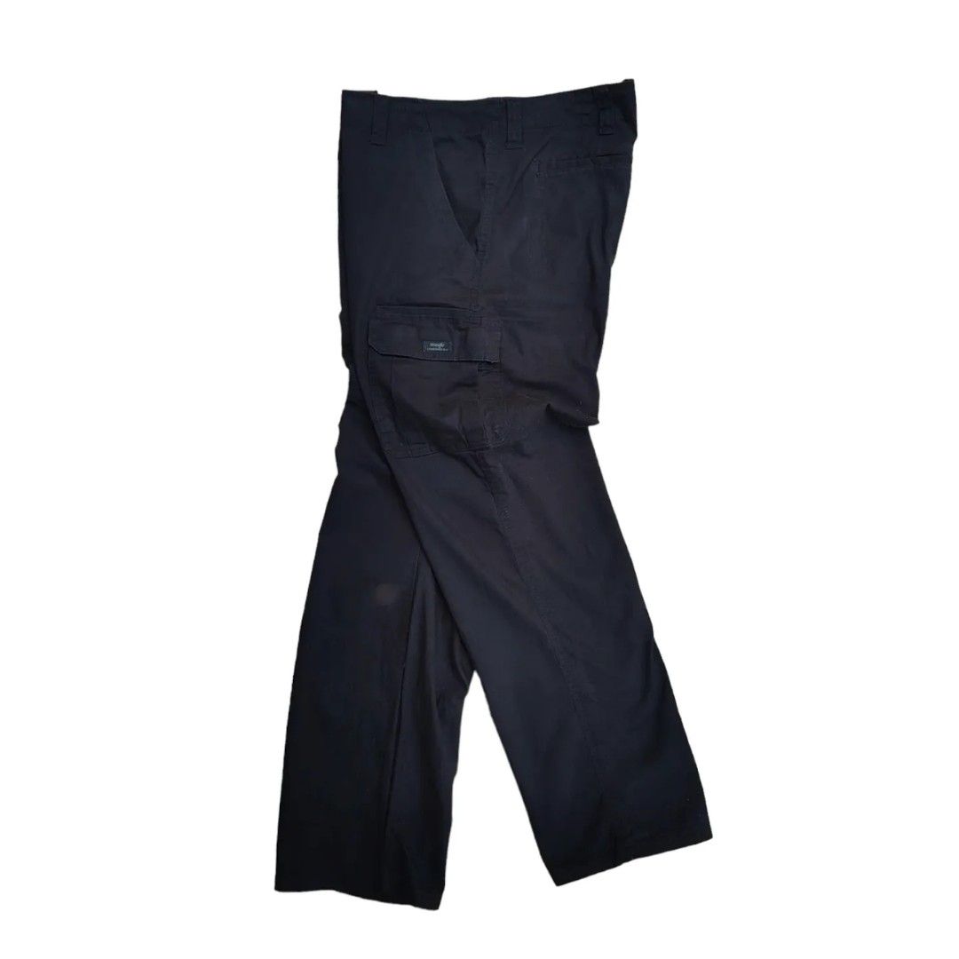 Wrangler Authentics Men's Premium Relaxed Fit Straight Leg Cargo Pant,  Black, 42W X 32L price in Dubai, UAE | Compare Prices