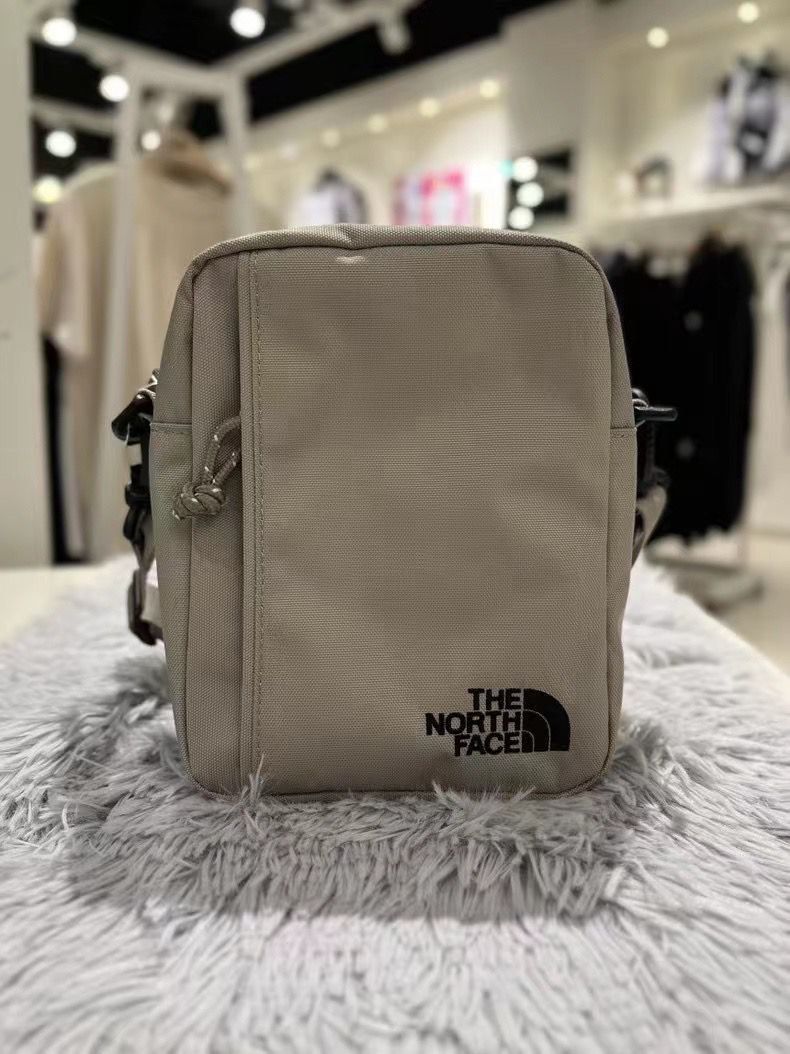 超抵The North Face 2023 S/S新品Common Super Cross Bag 簡約經典logo