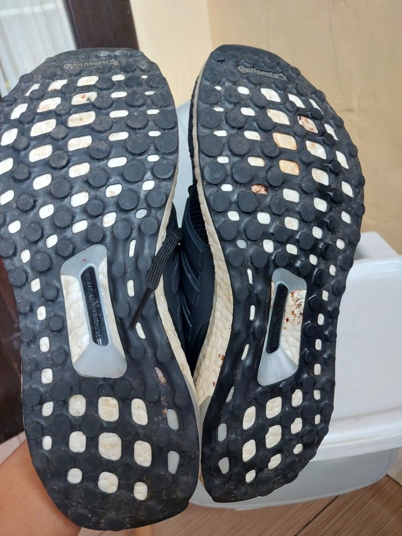 adidas ultraboost 4.0, Fesyen Pria, Sepatu , Sneakers di Carousell