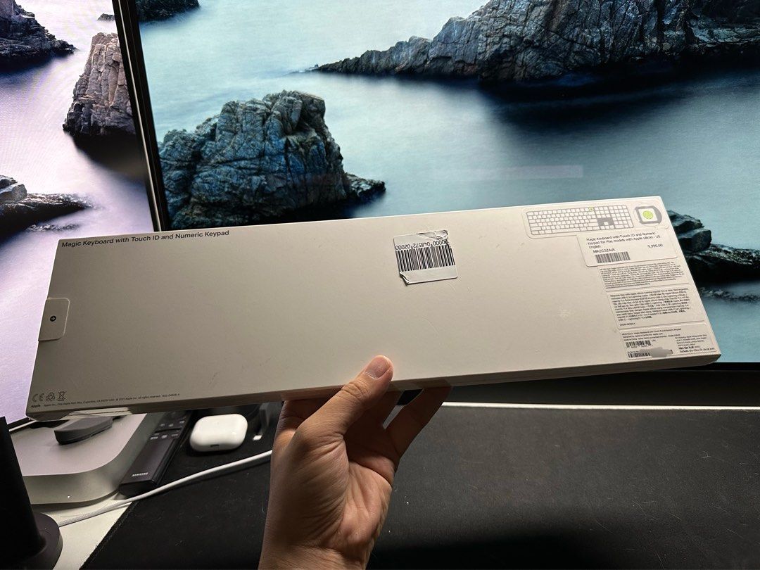Apple Magic Keyboard with Touch ID and Numpad (Category: Computer Keyboard) located in Quezon City. Submitted by danmarkarqueza (Listing ID 1227896660, Image 3). Description: FOR SALE ONLY Brand New Sealed with 1 yr apple warranty Magic keyboard with Touch ID and Numeric Keypad SRP: Php 9,990 My price: Php 6,490 Keyboard can work with any mac ( touch id is only compatible with apple silicon m1 / m2 ) Also selling: Brand New Magic Mouse white (sea