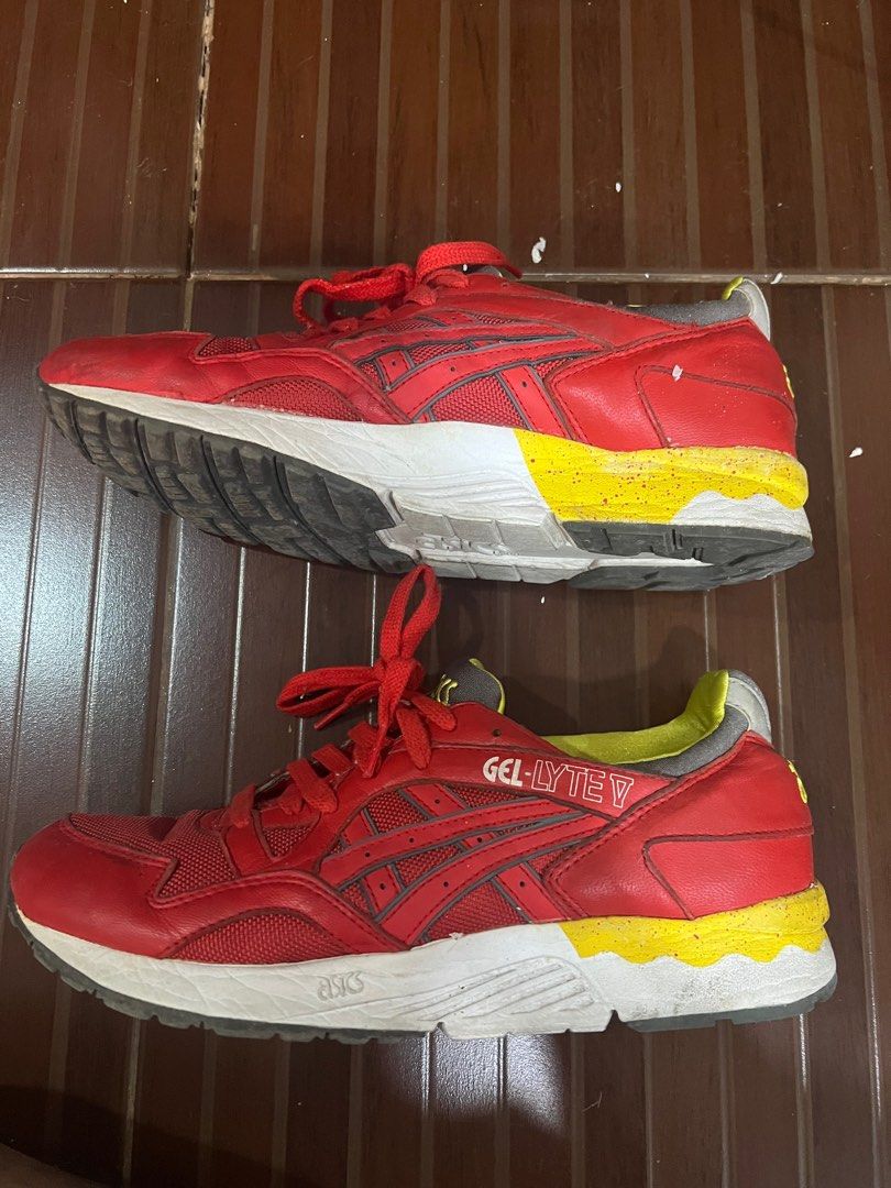 Asics Gel Lyte V (Category: Sneakers) located in Makati City. Submitted by rafa87 (Listing ID 1227861205, Image 2). Description: US9 Purchased in the US With replacement Asics Box Shipping shouldered by buyer No COD.