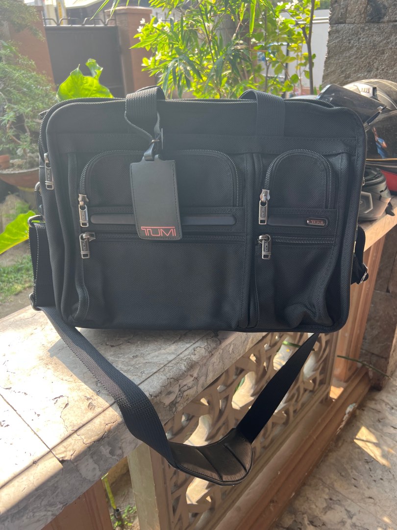 authentic TUMI laptop/briefcase on Carousell