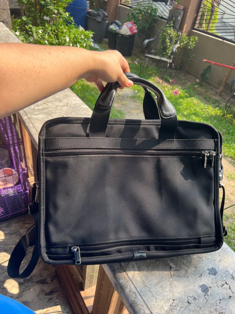 authentic TUMI laptop/briefcase on Carousell