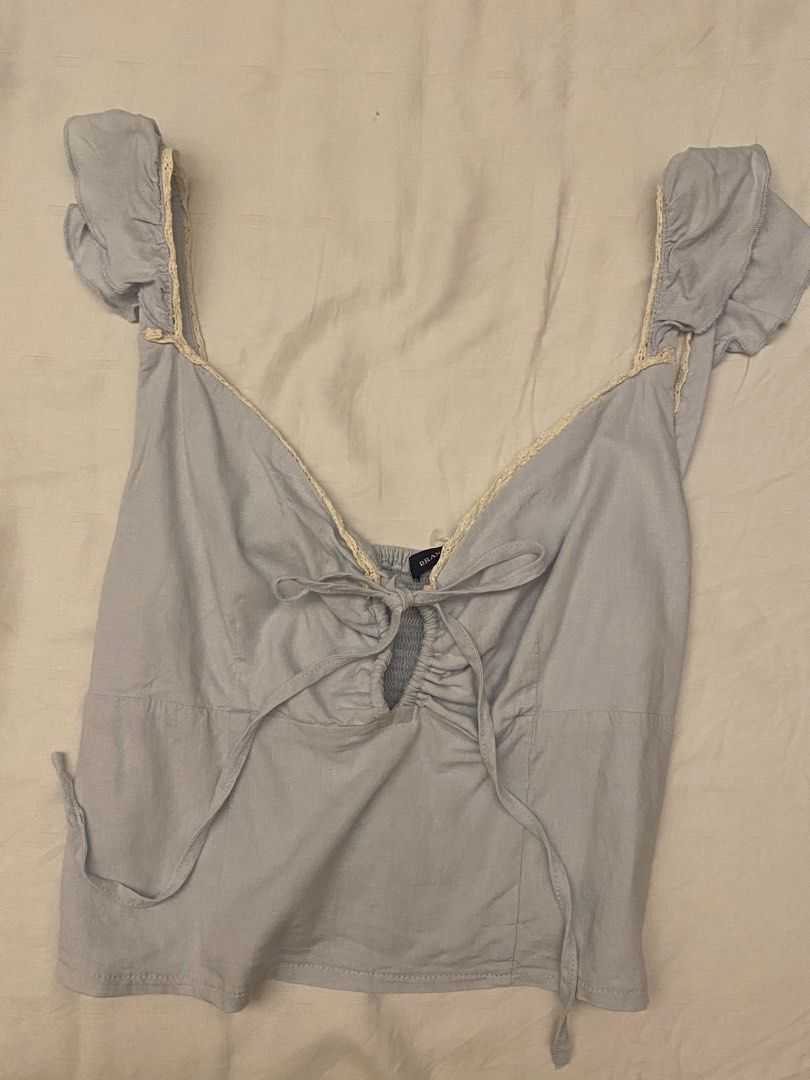 brandy melville jennifer top!, Women's Fashion, Tops, Blouses on Carousell