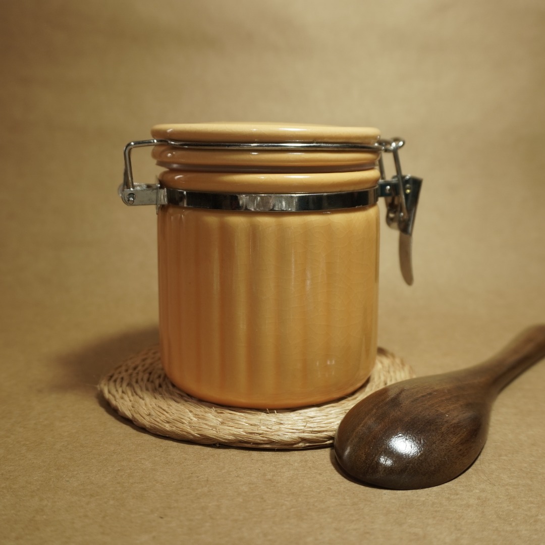 Ceramic Airtight Canister / Color mustard / Size 9 x 8 cm, Furniture
