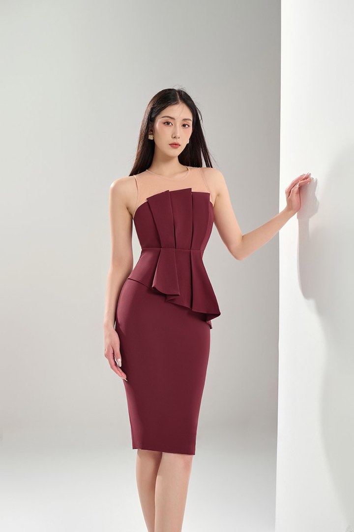 Ines Fitted Peplum Midi Dress in Maroon