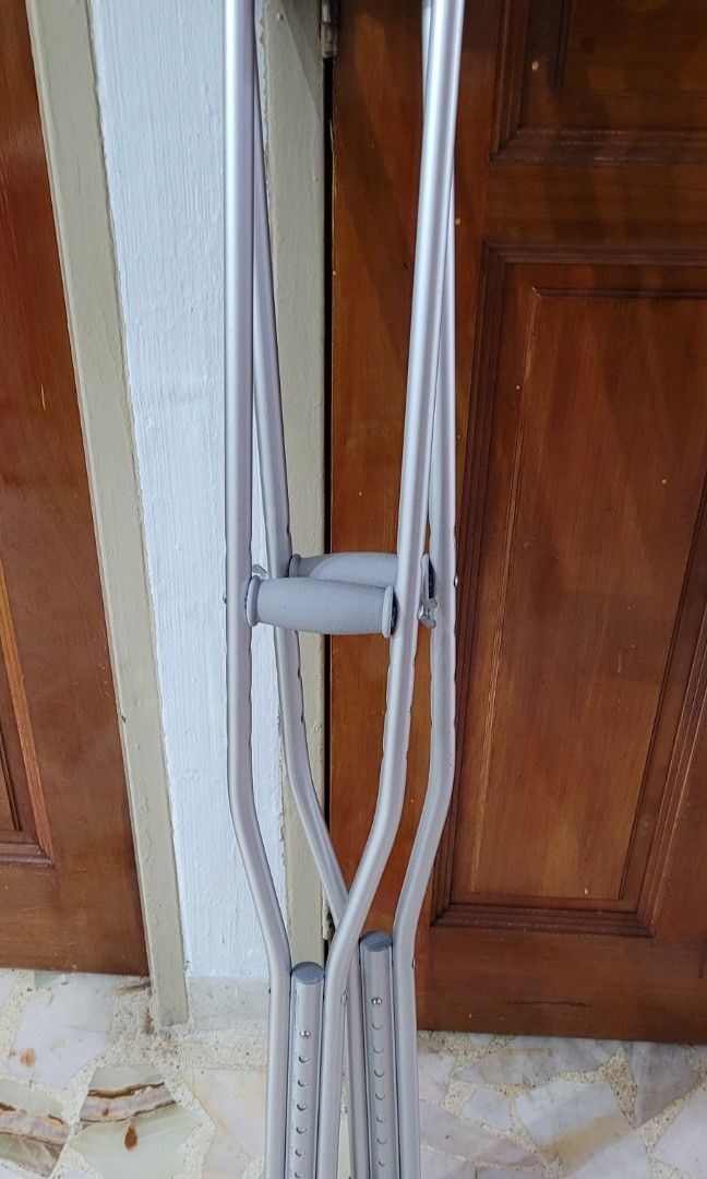 Crutches (used for 1 month), Health & Nutrition, Assistive