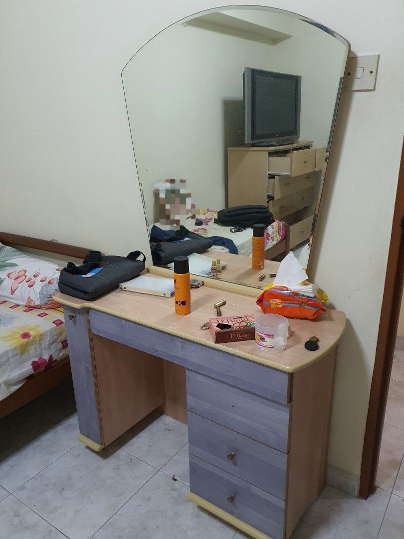 Dressing Table With Mirror 0 self collect at Sengkang, Furniture