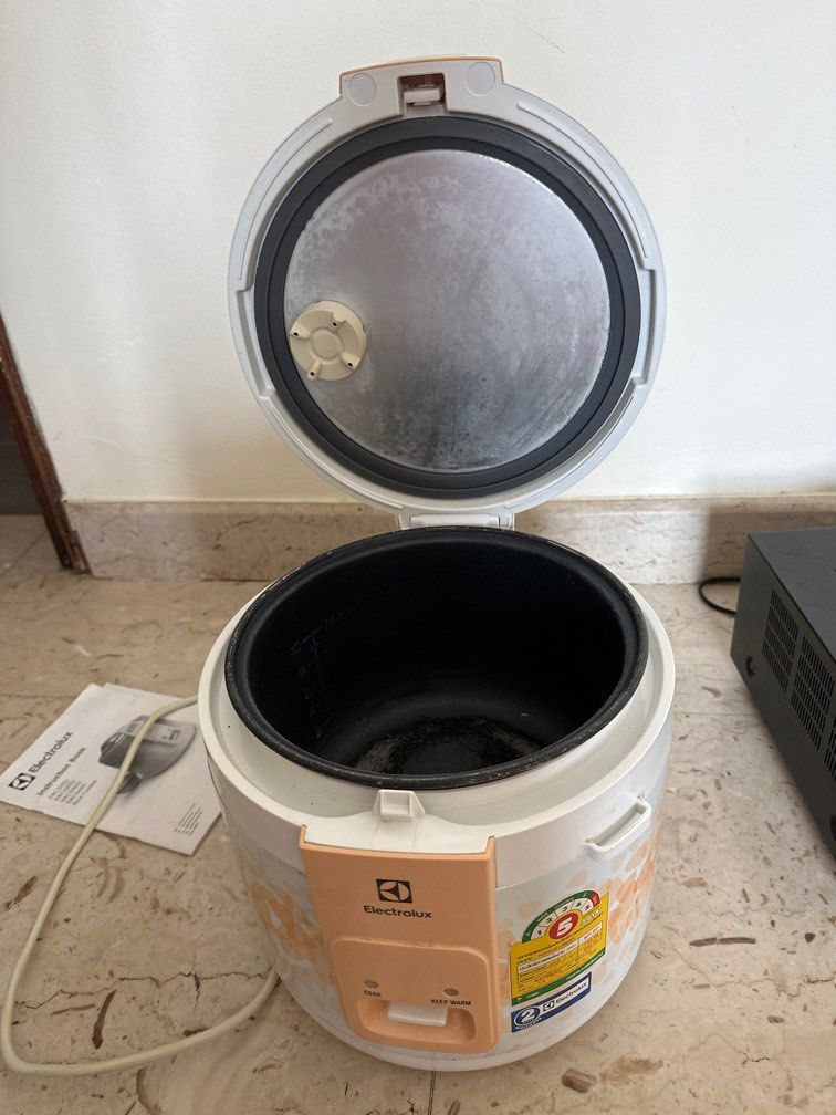 Electrolux rice cooker, TV & Home Appliances, Kitchen Appliances