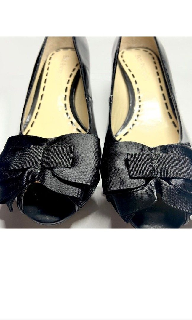 enzo angiolini black pumps