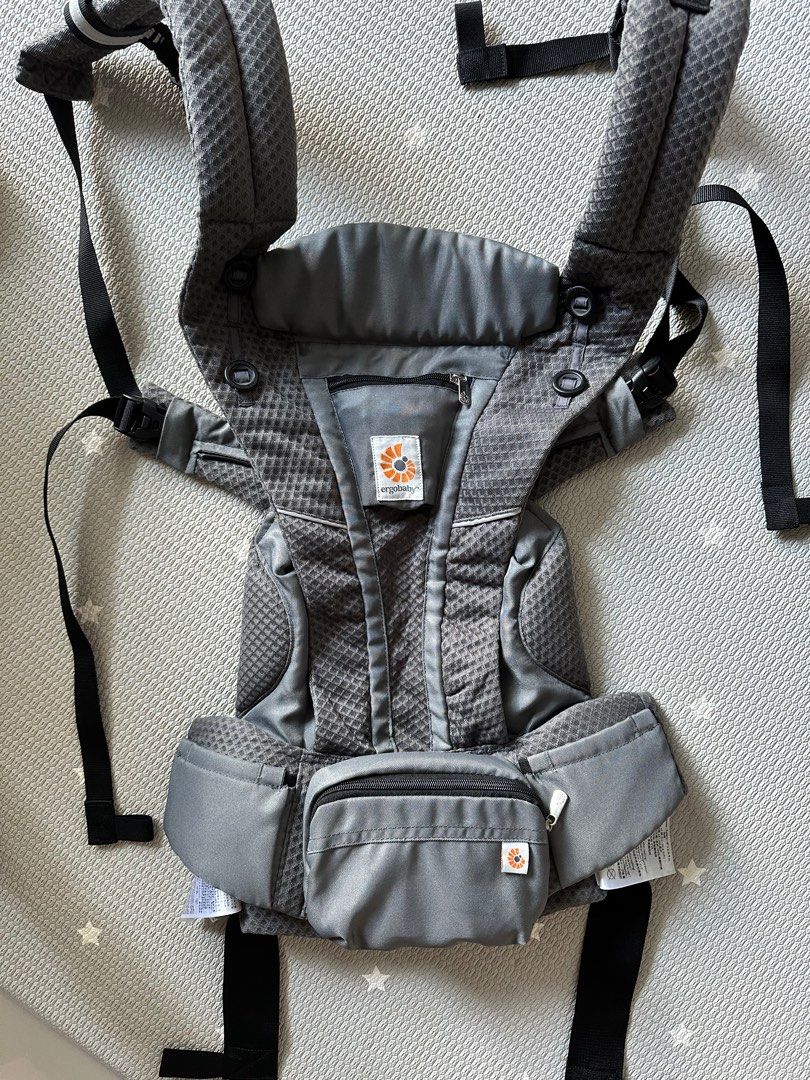 ERGOBABY OMNI BREEZE GRAPHITE GREY, Babies & Kids, Going Out