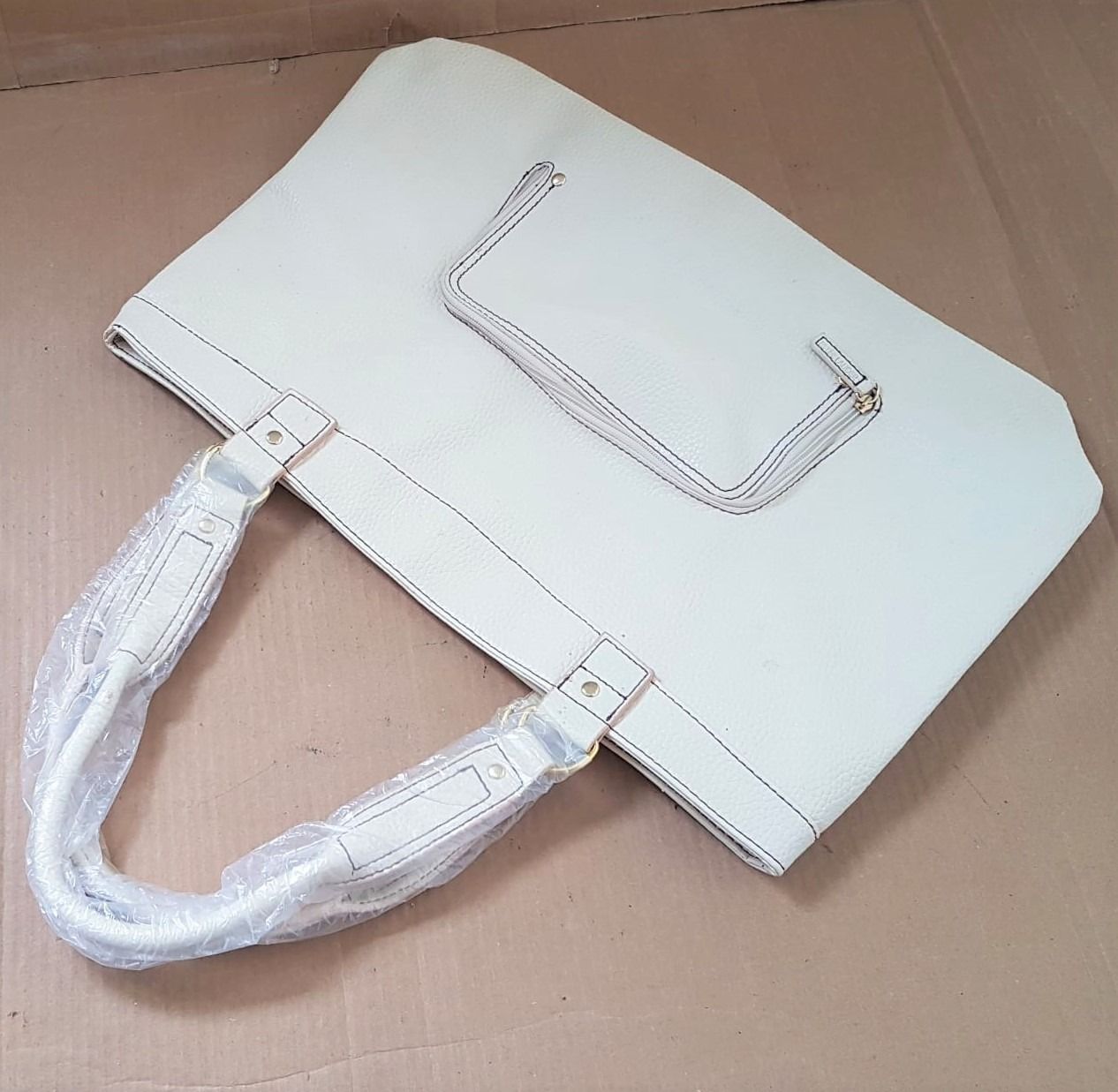 Estee Lauder Fashion, Cool Tote Bag, In-Vogue Cosmetic Carrier