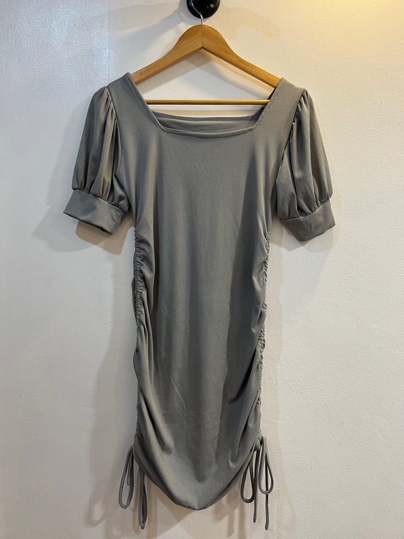 Gray Puff sleeve semi formal dress (Category: Dresses) located in Quezon City. Submitted by _gwen (Listing ID 1227761242, Image 2). Description: Can fit to XS - M.