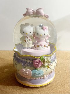 Hello kitty and Dear Daniel Wedding Series Water Globe with movement and music