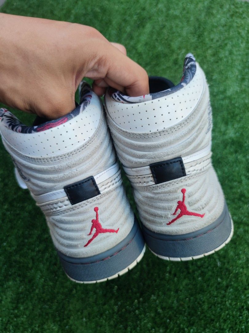 Jordan 1 Retro 93 Bugs Bunny, Men'S Fashion, Footwear, Sneakers On Carousell