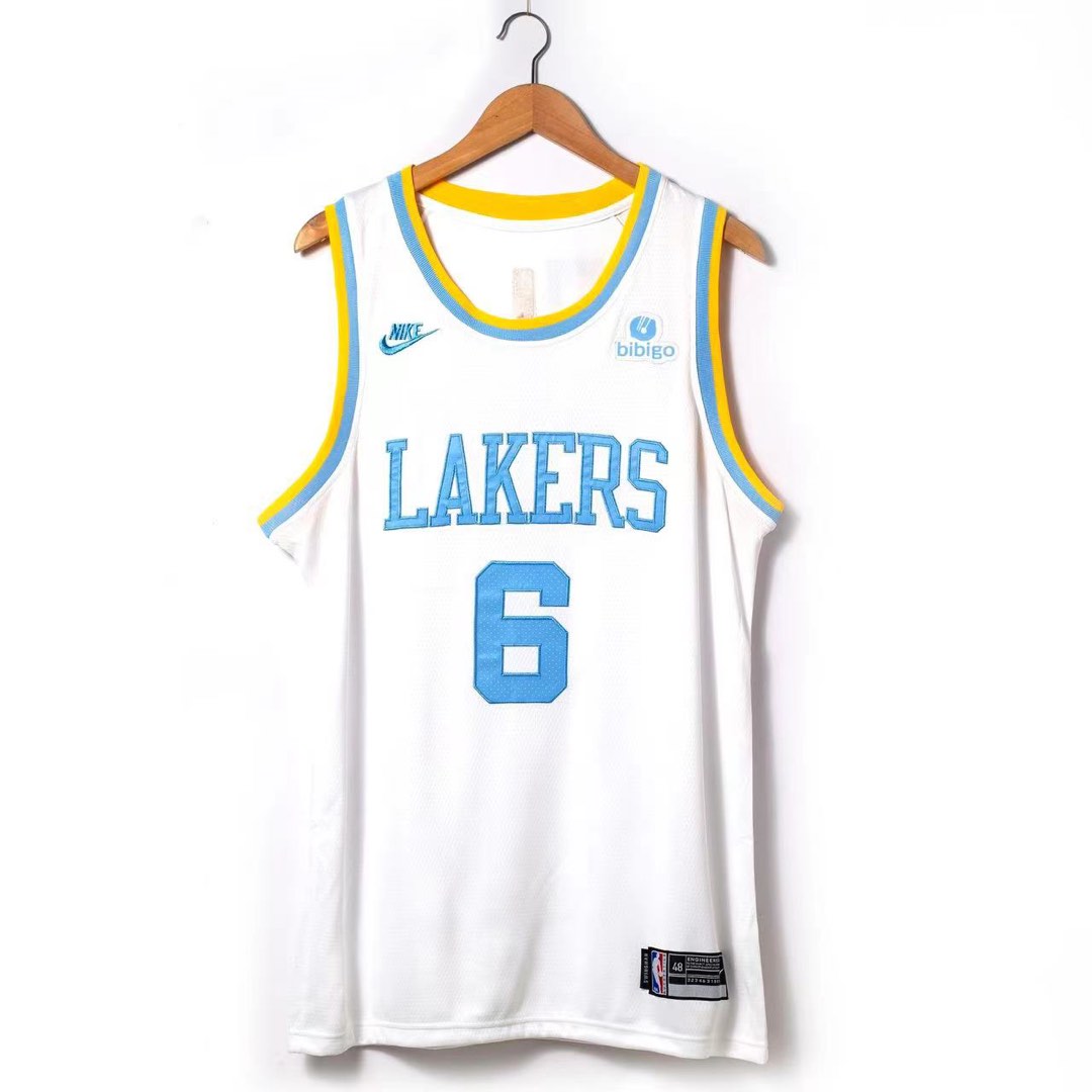 men's Nike Lakers throwback jersey lebron james size xl $110 defect on  front