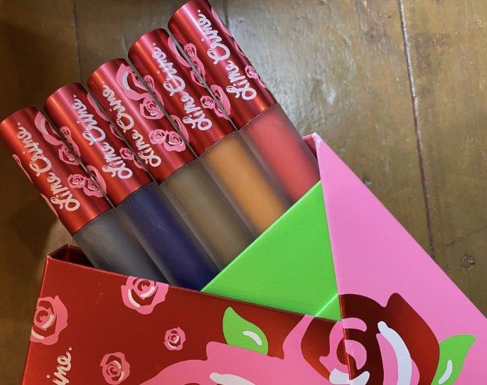 Lime Crime Velvetines Vault 1 (Category: Makeup) located in Mandaluyong City. Submitted by patrishn (Listing ID 1227785574, Image 1). Description: Used once only Srp is 4200 100% authentic.